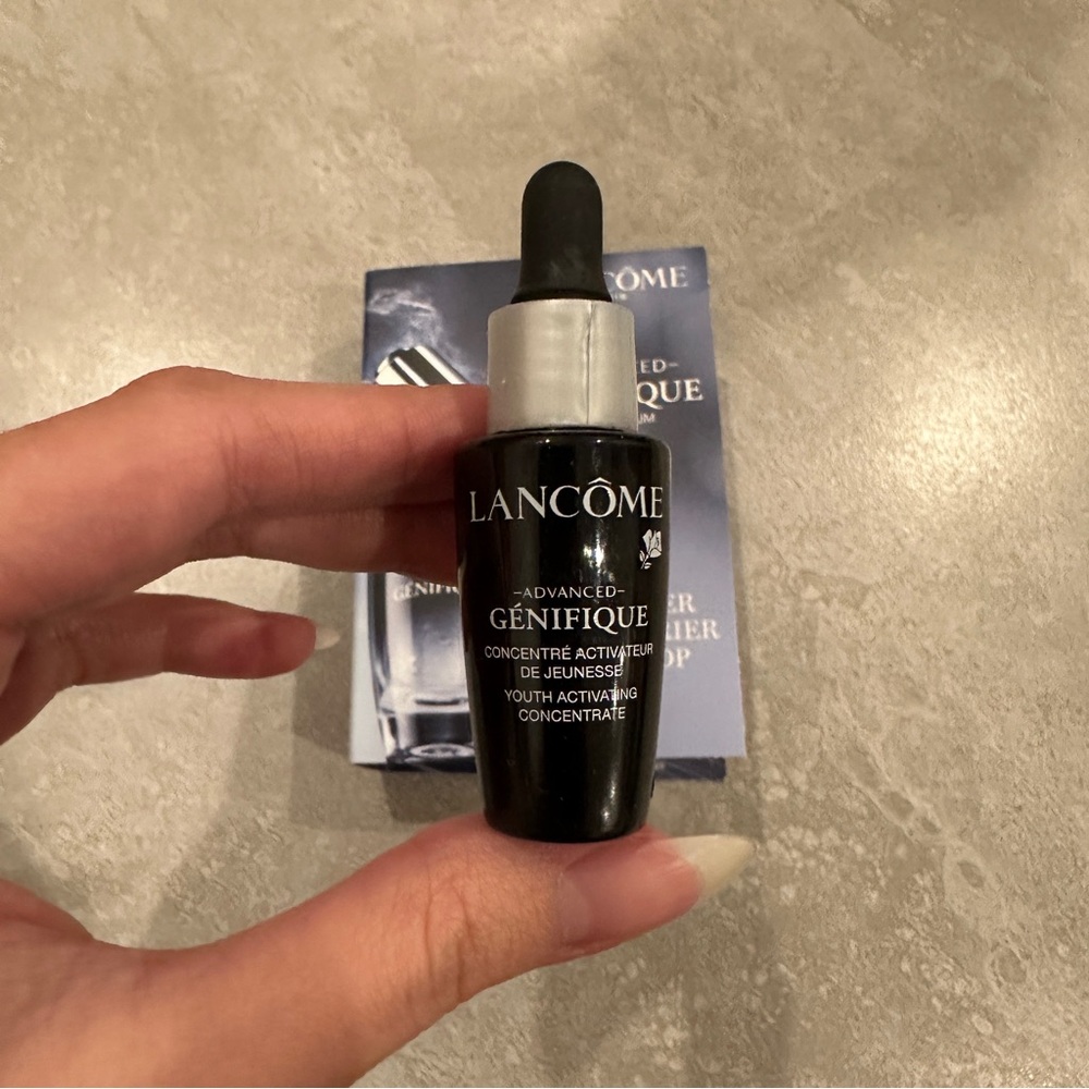 Lancome ADVANCED GÉNIFIQUE Radiance Boosting FACE SERUM